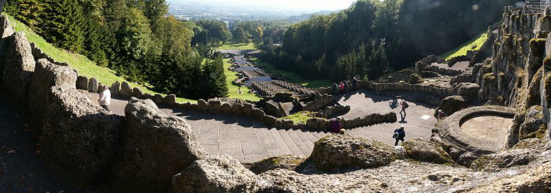 800px-Herkules_Kassel_Kaskaden_Panorama