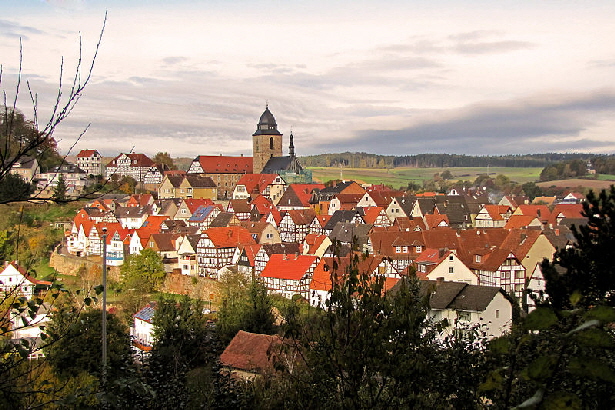 800px-Stadtuebersicht_Naumburg_(Hessen)