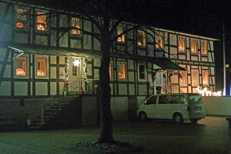 Weihnachtliches Altenstdt I